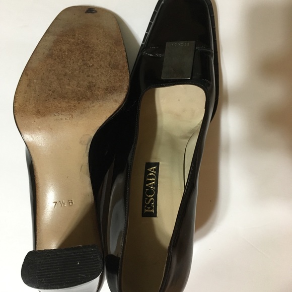 Escada Granite Pumps Size 7 1/2 B W/ Metal Front - Picture 7 of 8